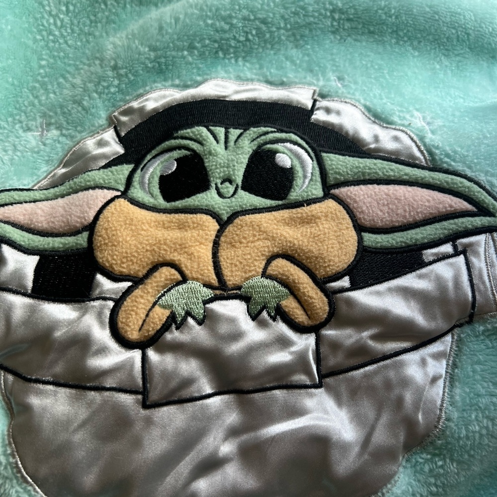 Star Wars women’s Pajamas - size large - Picture 2 of 3